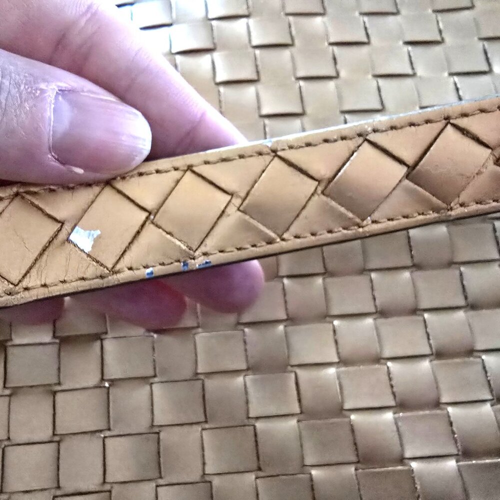 Authentic Bottega Veneta Flat Shoulder Bag - Golden Metallic Intrecciato Leather - Picture 12 of 16